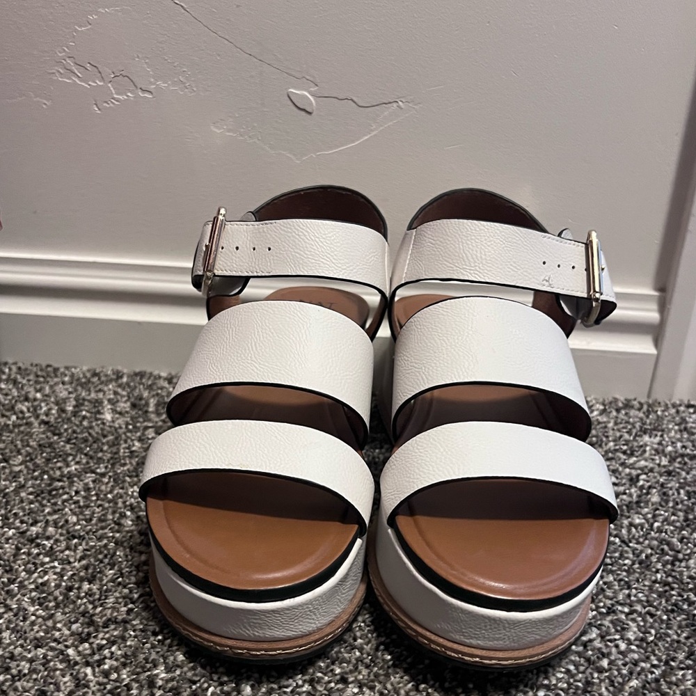White Naturalizer size 8 Flat Ankle Strap Sandals